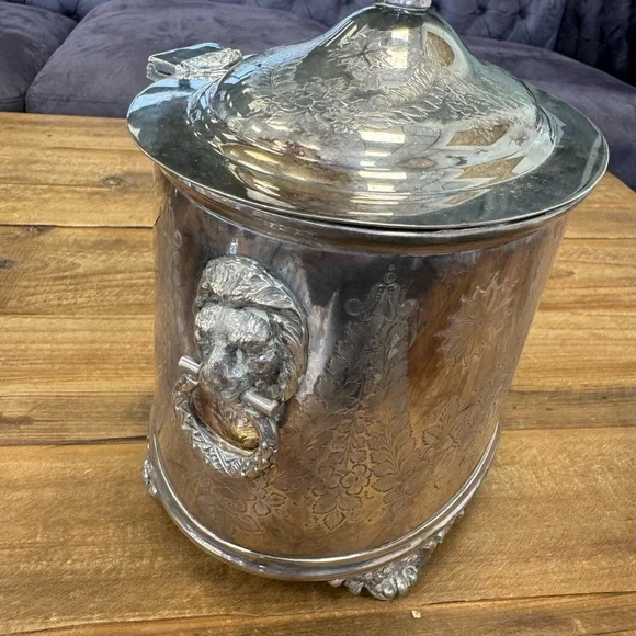 Stunning silver plated large footed bisc box with lions